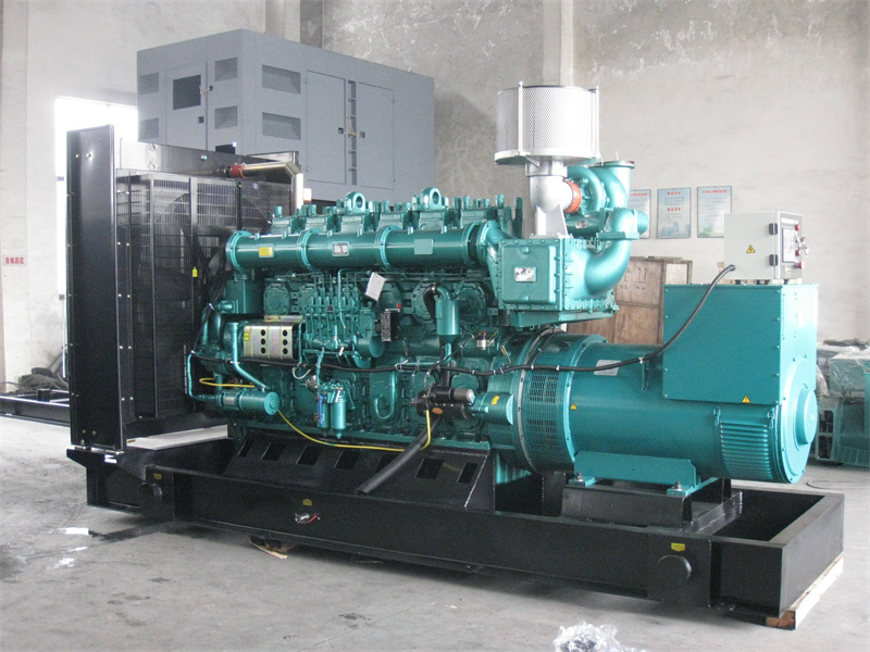 绥江200KW 柴油发电机的油耗是多少?